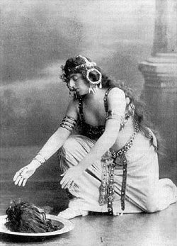 У 80-і роки 19 століття танець живота, названий тоді танцем Соломії, набув широкого поширення в Європі